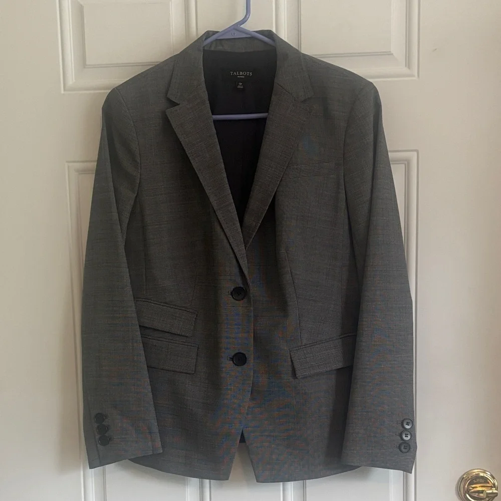 ❤️2/$15 or 3/$21❤️Talbots Women’s Charcoal Lightweight Blazer, Size 12 Petite